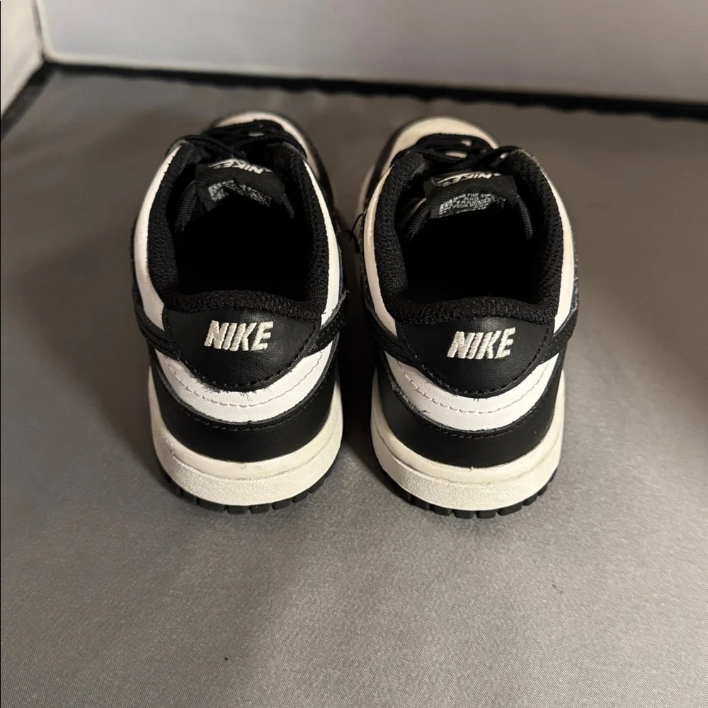 Nike Kids Black and White Sneakers‎ 9.5
